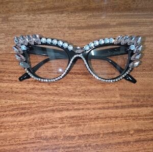 Feisedy Elegant Black Rhinestone Sunglasses